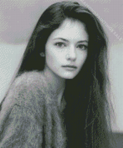 Mackenzie Foy Black And White Diamond Paintings