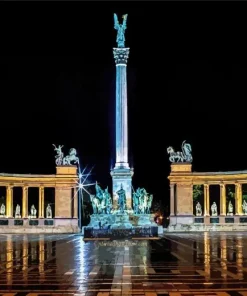 Heroes Square At Night Diamond Painting